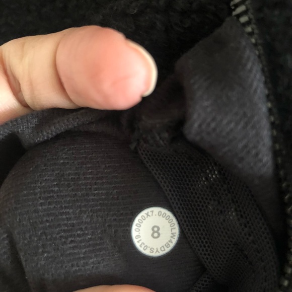 Lululemon Show Me The Sherpa Jacket Black Size 8 HTF - Picture 6 of 6